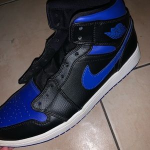 Jordan Mens Air Jordan 1 MID 554724 068 Royal